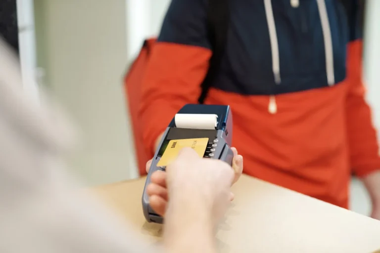 Walmart contactless payment rollout brings Apple Pay and Samsung Wallet to all US stores Walmart contactless payment rollout