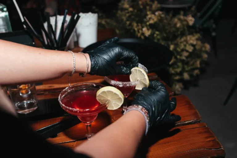 Yacht Club cocktail recipe