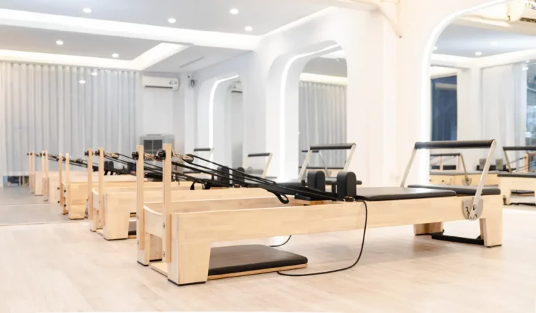 Solidcore Beginner’s Guide: Classes, Costs and What to Expect on the Sweatlana Solidcore beginner's guide